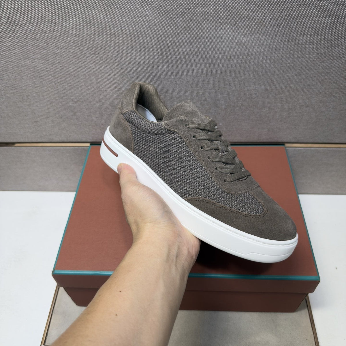 Men's Paneled Low-Top Sneakers — model